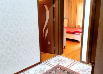 Təcili satılır.. Biləcəridə Tam mərkəzdə Abidəyə yaxın 2