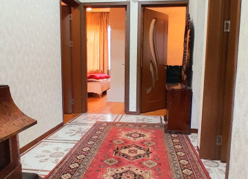 Təcili satılır.. Biləcəridə Tam mərkəzdə Abidəyə yaxın 2