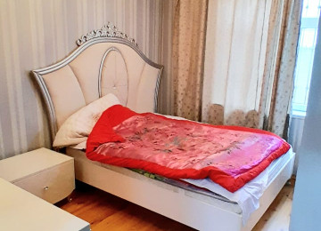 Təcili satılır.. Biləcəridə Tam mərkəzdə Abidəyə yaxın 2