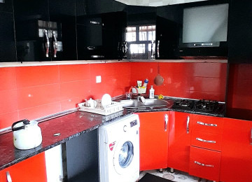 Təcili satılır.. Biləcəridə Tam mərkəzdə Abidəyə yaxın 2