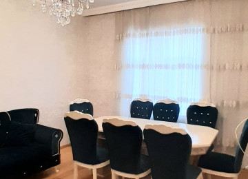 Təcili satılır.. Biləcəridə Tam mərkəzdə Abidəyə yaxın 2