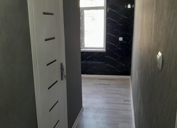 Biləcəridə 300 N-li məktəbə yaxın 4/3-cü mərtəbəsi, 2