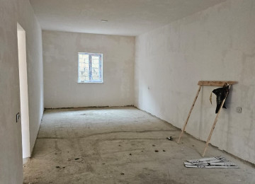 Biləcəridə Əsas yola yaxın 2 sotda altı qaraj, 2 mərtəbə 4