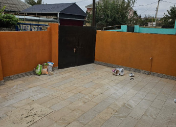 Biləcəridə Əsas yola yaxın 2 sotda altı qaraj, 2 mərtəbə 4