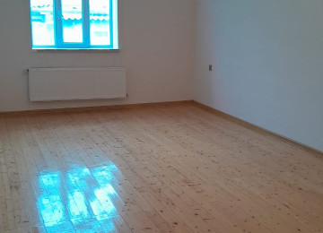 Biləcəridə Tam mərkəzdə 301 saylı məktəbin yanında 1.5