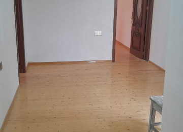 Biləcəridə Tam mərkəzdə 301 saylı məktəbin yanında 1.5