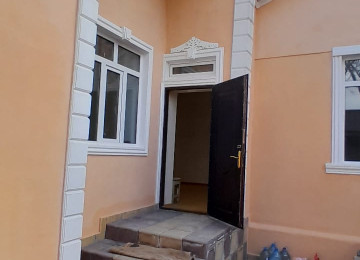 Biləcəridə Tam mərkəzdə 301 saylı məktəbin yanında 1.5