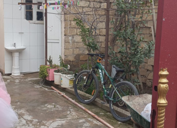 Biləcəridə Ağ Saraydan asağıda 91 N-li marşurutun yolunda