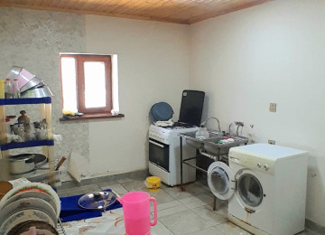 Biləcəri Tam Mərkəzdə 301N-li məktəbin yani 2 mərtəbə altı