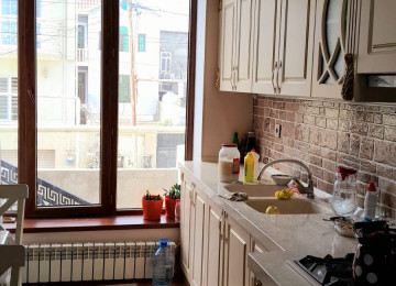 Biləcəri Tam Mərkəzdə 301N-li məktəbin yani 2 mərtəbə altı