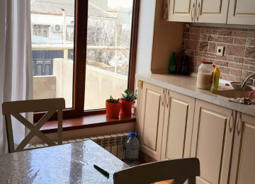 Biləcəri Tam Mərkəzdə 301N-li məktəbin yani 2 mərtəbə altı