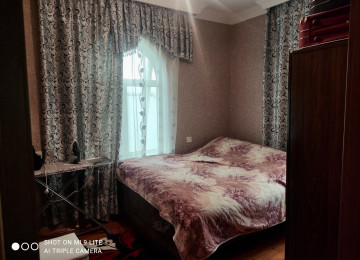 Masazırda Bazar Storun, Zeyneb Marketin arxa mehlesinde 2