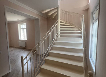 Sea breezze üz bə üzdə yerləşən, 15 sot sahəyə malik 2