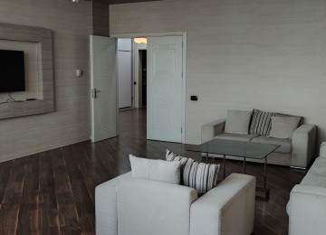 4 otaqlí te'mirli menzil satílír 20/10-cu mertebesi,204 kv