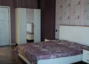 4 otaqlí te'mirli menzil satílír 20/10-cu mertebesi,204 kv