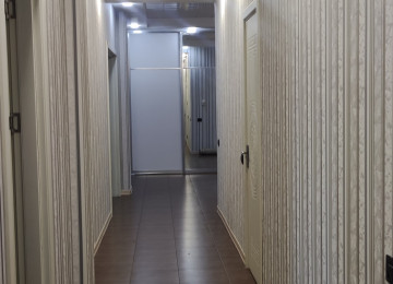 4 otaqlí te'mirli menzil satílír 20/10-cu mertebesi,204 kv