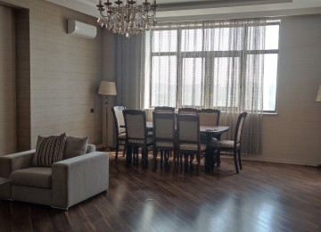 4 otaqlí te'mirli menzil satílír 20/10-cu mertebesi,204 kv