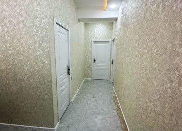 Qara Qarayev metrosu . Bonadea xəstəxanasının yanı . 1