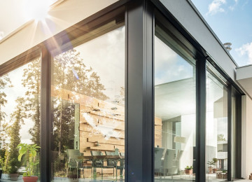 Altek şirkəti olaraq müştərilərimizə hər cür şüşələnmə