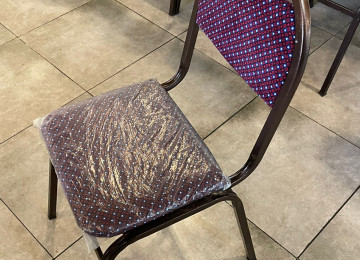 Dəmir stullar 150 ədəd var. Təcili 10 azn satılır. Ünvan