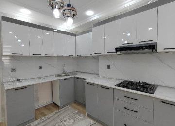 Xətai rayonu Neapol dairəsi yaxınlığında,ARAZ marketin