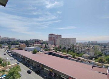 Xətai rayonu Neapol dairəsi yaxınlığında,ARAZ marketin