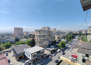 Xətai rayonu Neapol dairəsi yaxınlığında,ARAZ marketin