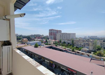 Xətai rayonu Neapol dairəsi yaxınlığında,ARAZ marketin