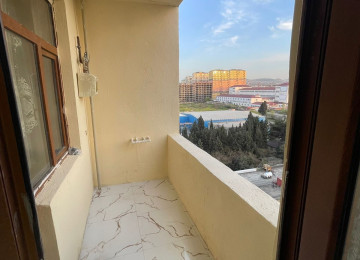 Xırdalan şəhərinin mərkəzində,Heydər Əliyev prospektinin