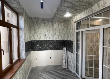 Xırdalan şəhərinin mərkəzində,Heydər Əliyev prospektinin