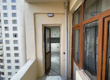 Xırdalan şəhərinin mərkəzində,Heydər Əliyev prospektinin