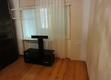 Köhnə Günəşlidə 3 otaqlı, əşyalı mənzil Lahiyə: - Leninqrad