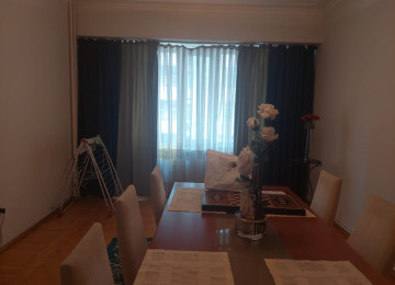 Yasamal rayonu Nizami mst yax-da 6-ci paralel deyilən