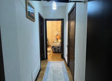 Xırdalan şəhəri,tam mərkəzdə,Köhnə bazar tərəfdə yerləşən