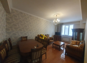 Xırdalan şəhərinin mərkəzində, qanuni 2 otaqlı 62 m2 sahəsi