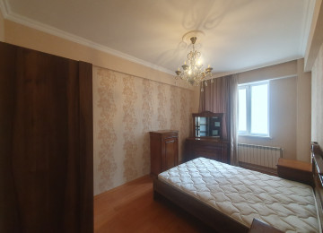 Xırdalan şəhərinin mərkəzində, qanuni 2 otaqlı 62 m2 sahəsi