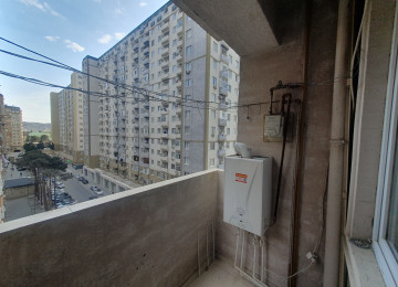 Xırdalan şəhərinin mərkəzində, qanuni 2 otaqlı 62 m2 sahəsi