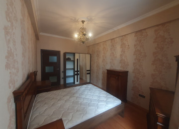 Xırdalan şəhərinin mərkəzində, qanuni 2 otaqlı 62 m2 sahəsi