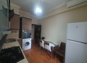 Xırdalan şəhərinin mərkəzində, qanuni 2 otaqlı 62 m2 sahəsi