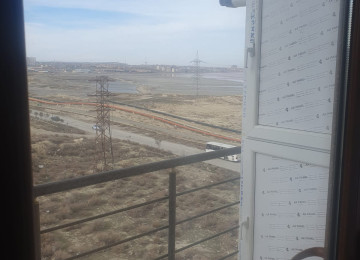 KUPÇALI ÇIXARIŞLI BİNA. ƏŞYALI SATILIR QAZLI KUPÇALI LİFTLİ