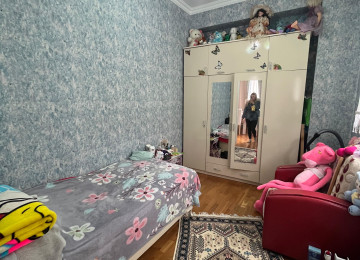 Xırdalan şəhəri,mərkəzdə,Köhnə bazarla üzbəüz