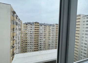 Xırdalan şəhəri,mərkəzdə,Köhnə bazarla üzbəüz