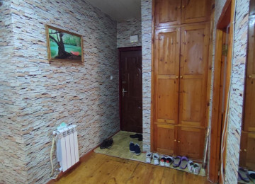 Köhnə Günəşlidə 3 otaqlı əla mənzil Lahiyə: - 5/9 Mərtəbə: