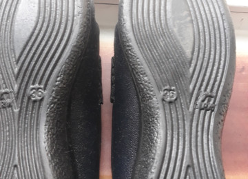 Orta yaşlı xanım üçün ayaqqabı Xanım üçün İran ayaqqabısı.