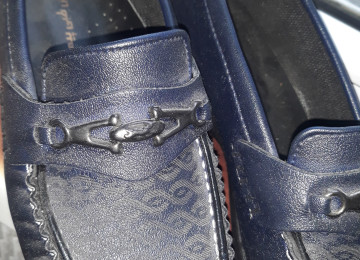 Orta yaşlı xanım üçün ayaqqabı Xanım üçün İran ayaqqabısı.