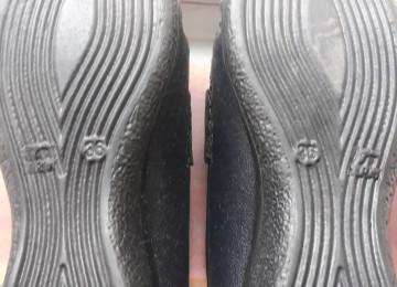 Orta yaşlı xanım üçün ayaqqabı Xanım üçün İran ayaqqabısı.