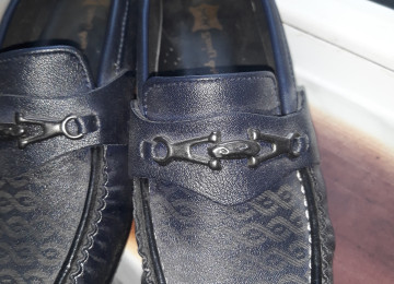 Orta yaşlı xanım üçün ayaqqabı Xanım üçün İran ayaqqabısı.