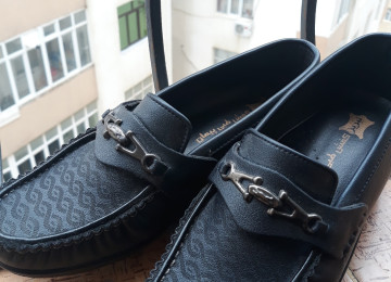 Orta yaşlı xanım üçün ayaqqabı Xanım üçün İran ayaqqabısı.