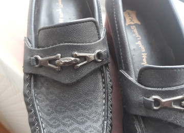 Orta yaşlı xanım üçün ayaqqabı Xanım üçün İran ayaqqabısı.