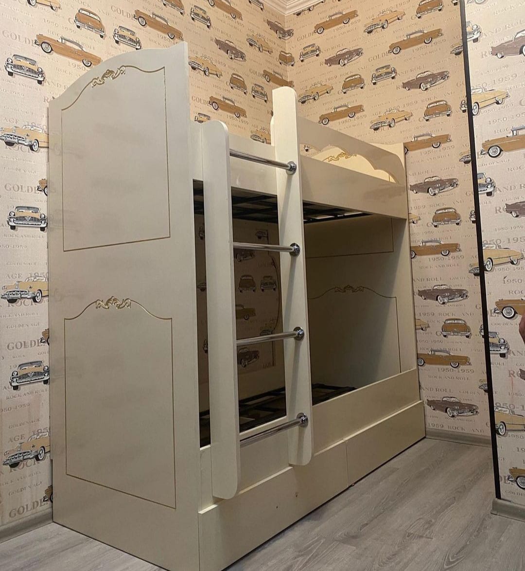 İkimərtəbəli çarpayı Sifarişlə hazırlanır Rəng seçimi var